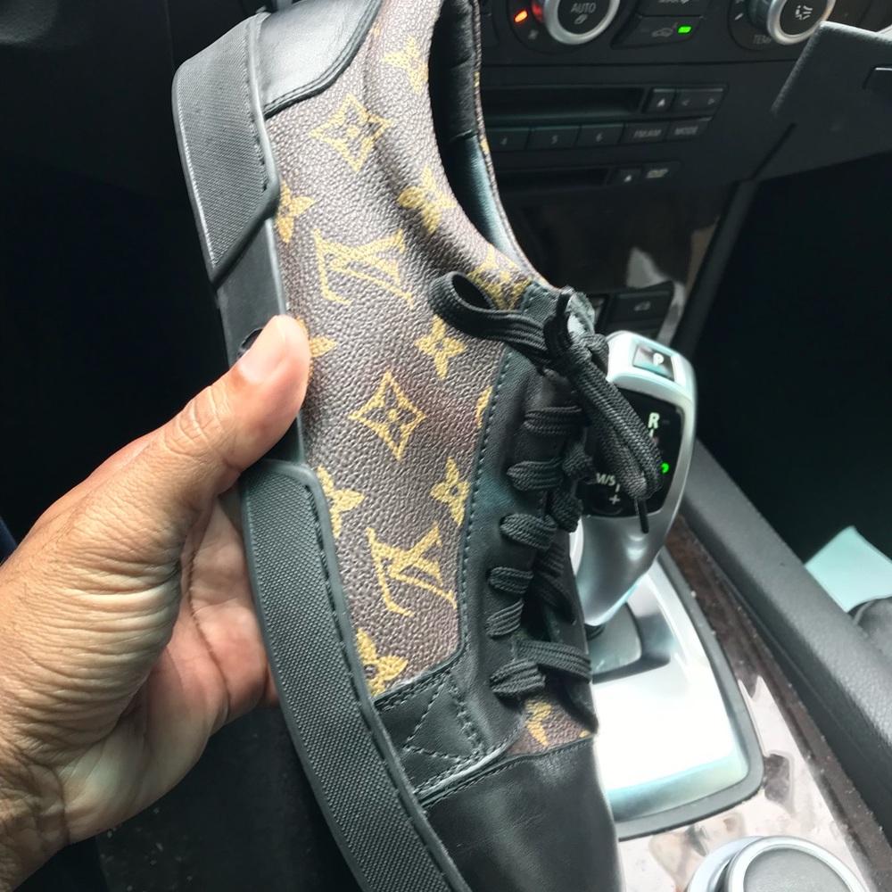 Lv sneakers